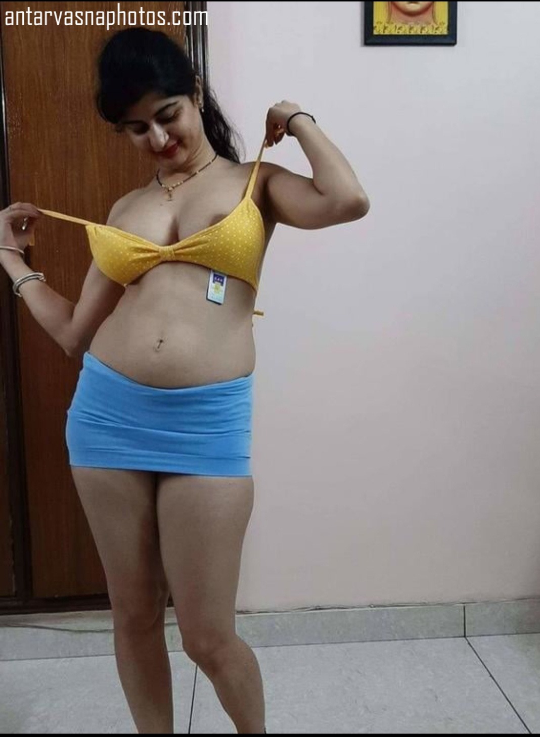 https://www.antarvasnaphotos2.com/wp-content/uploads/2019/11/Indu-ki-sexy-photos.jpg