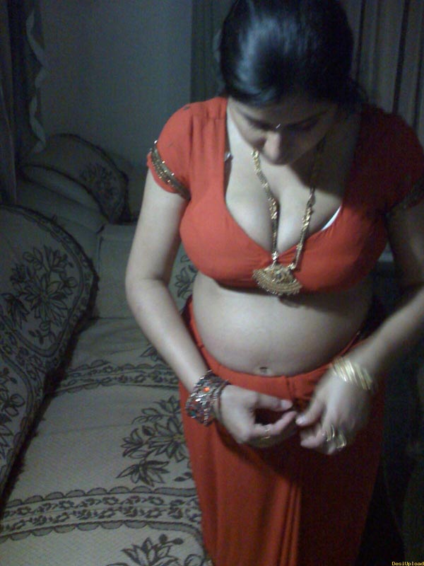 https://www.antarvasnaphotos2.com/wp-content/uploads/2019/12/Bade-boobs-wali-aunty.jpg