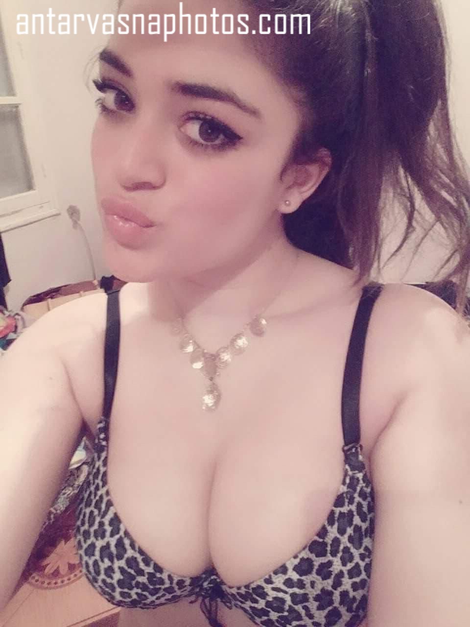 https://www.antarvasnaphotos2.com/wp-content/uploads/2019/12/Desi-round-boobs.jpg