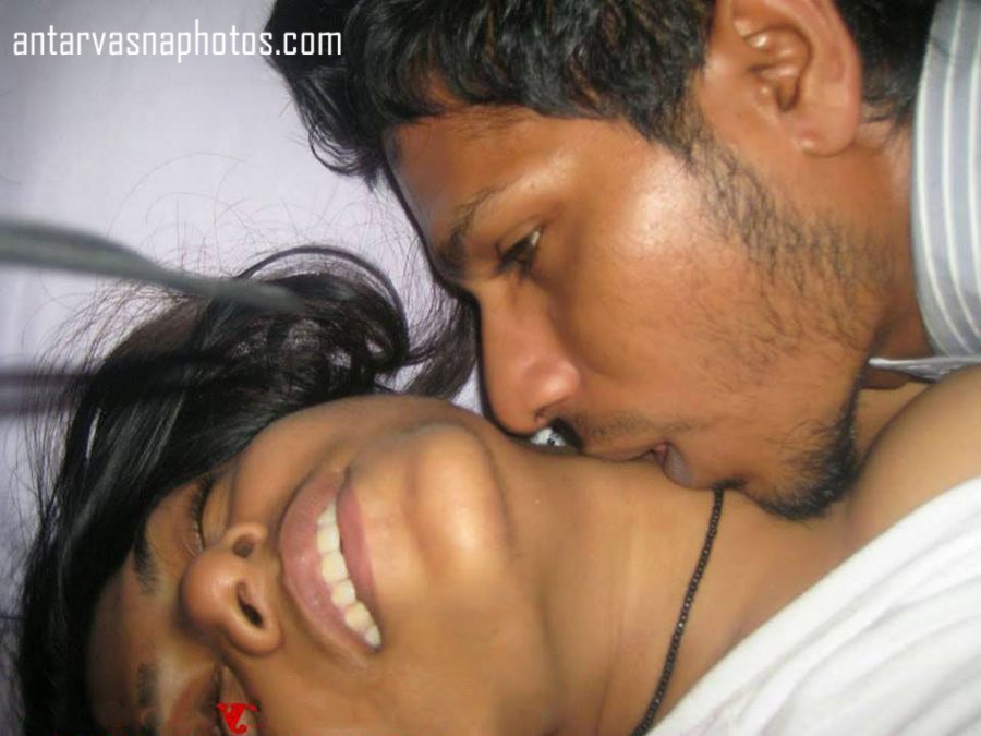 https://www.antarvasnaphotos2.com/wp-content/uploads/2019/12/Love-making-kiss-pic.jpg