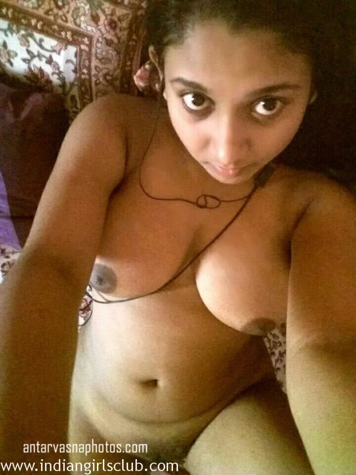 https://www.antarvasnaphotos2.com/wp-content/uploads/2020/01/Desi-teen-Kavya-ki-nangi-photos.jpg