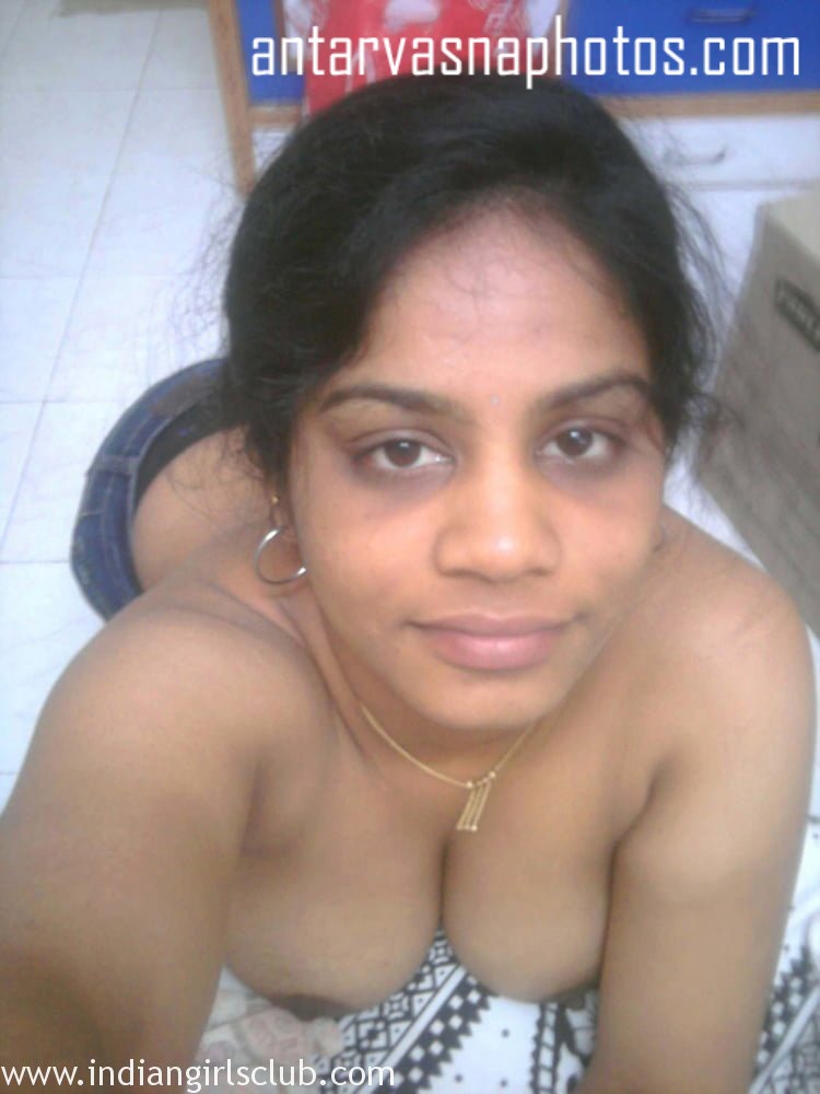 https://www.antarvasnaphotos2.com/wp-content/uploads/2020/02/Desi-bhabhi-ke-kadak-boobs.jpg