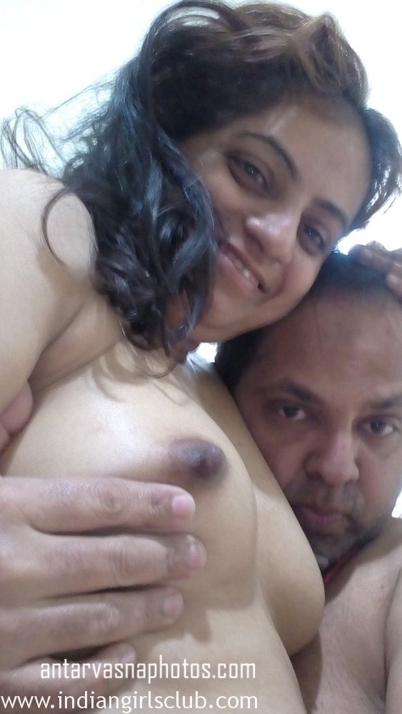 https://www.antarvasnaphotos2.com/wp-content/uploads/2020/02/Desi-married-couple-ki-sex-photos.jpg