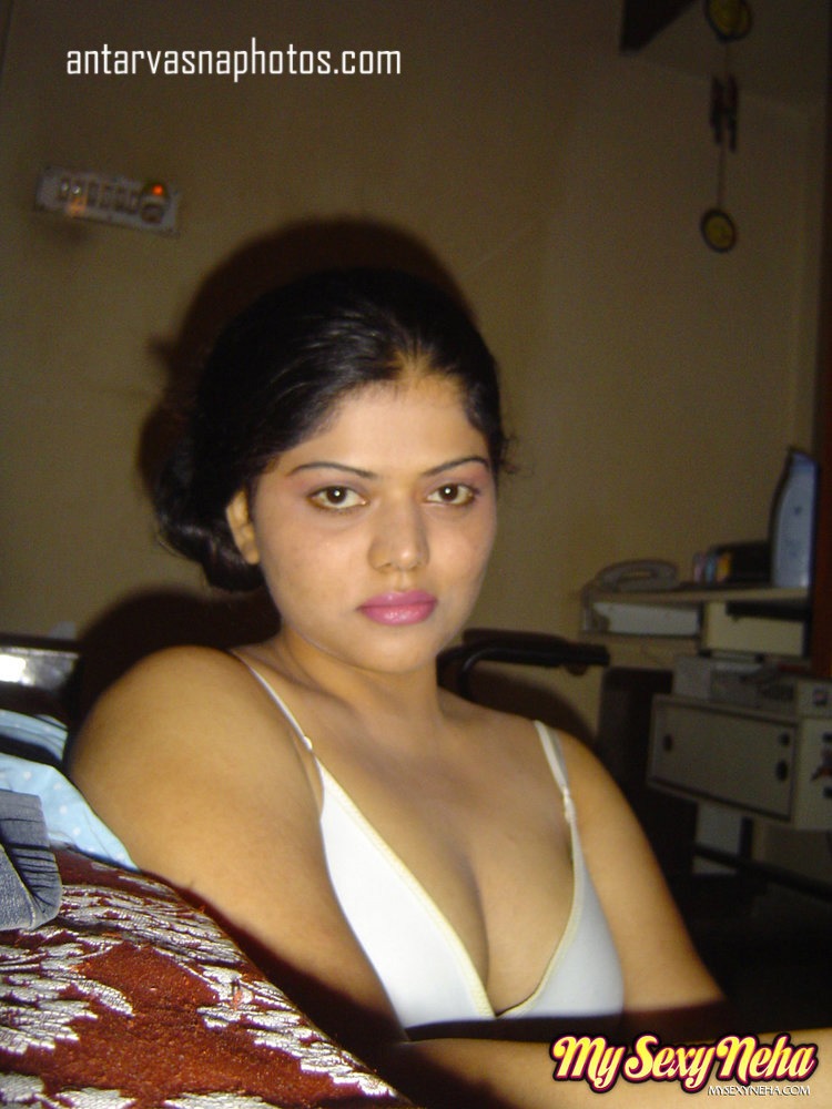 https://www.antarvasnaphotos2.com/wp-content/uploads/2020/02/Neha-bhabhi-ke-cleavage.jpg