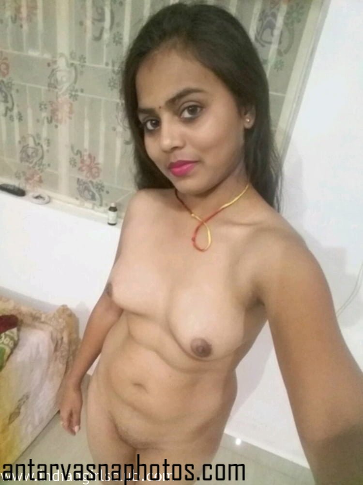 https://www.antarvasnaphotos2.com/wp-content/uploads/2020/02/Sexy-married-girl-ki-choot-pics.jpg