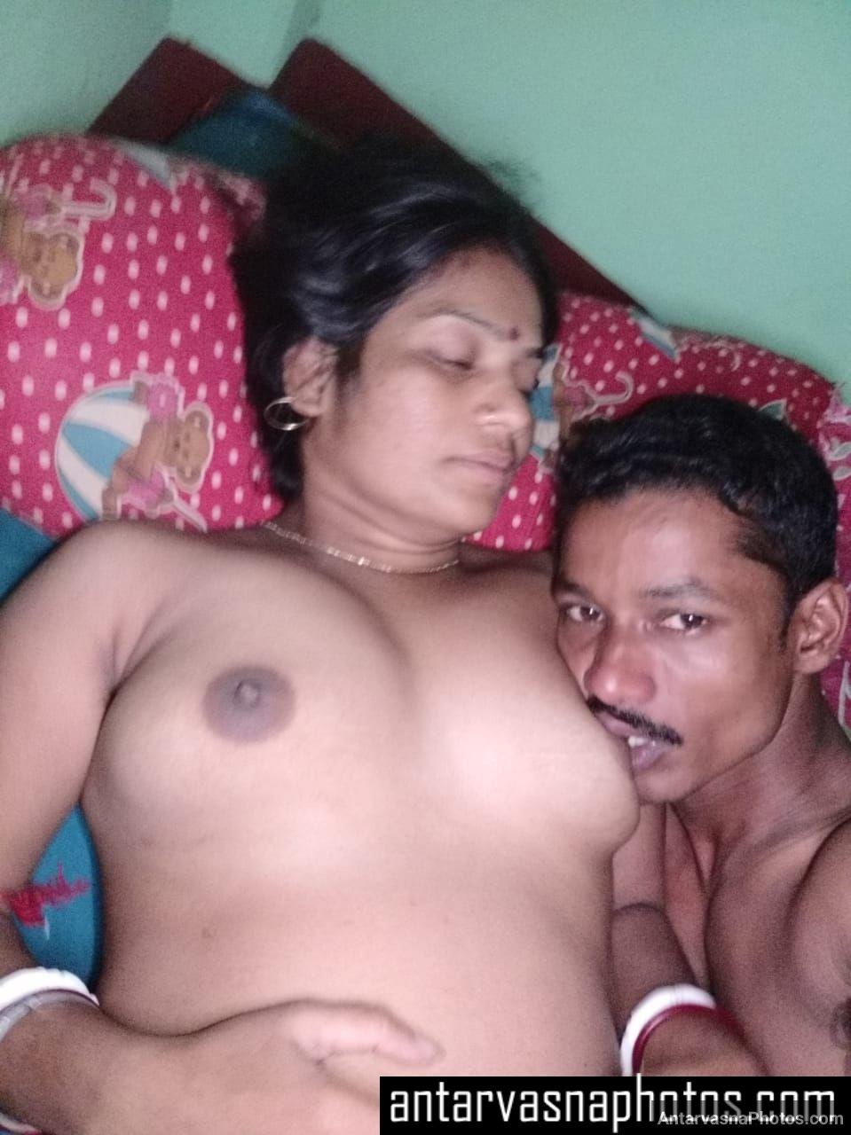 https://www.antarvasnaphotos2.com/wp-content/uploads/2020/03/Bhabhi-ki-boobs-sucking.jpg