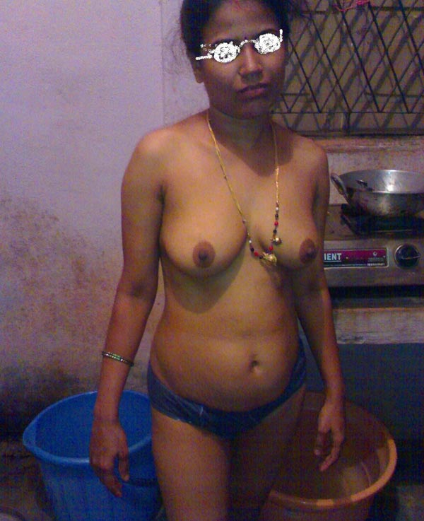 https://www.antarvasnaphotos2.com/wp-content/uploads/2020/03/Desi-wife-ki-chuchiyan.jpg