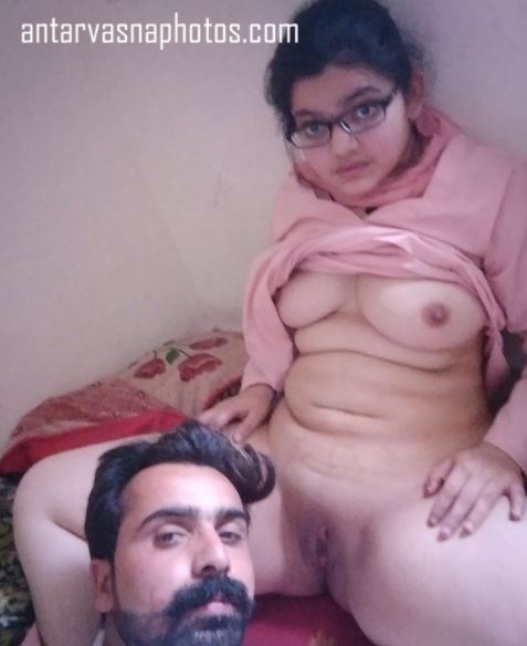 https://www.antarvasnaphotos2.com/wp-content/uploads/2020/03/Muslim-couple-ki-bathroom-chudai-photos.jpg