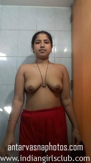 https://www.antarvasnaphotos2.com/wp-content/uploads/2020/03/Sexy-bhabhi-Rani-ki-chuchi-ki-photos.jpg