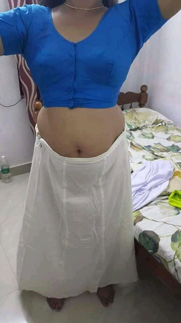 https://www.antarvasnaphotos2.com/wp-content/uploads/2020/04/Bhabhi-in-hot-pose.jpg