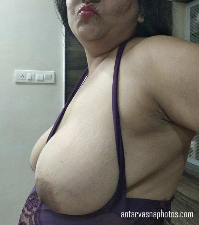 https://www.antarvasnaphotos2.com/wp-content/uploads/2020/04/Rani-aunty-ke-juicy-boobs.jpg