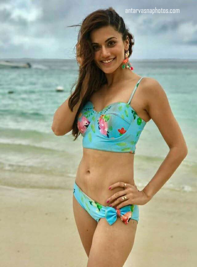 https://www.antarvasnaphotos2.com/wp-content/uploads/2020/05/Taapsi-Pannu-ki-hot-sexy-pics.jpg