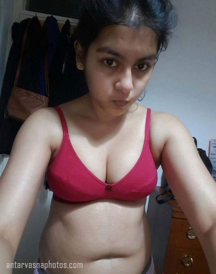 https://www.antarvasnaphotos2.com/wp-content/uploads/2020/05/desi-college-girl-nikita-in-red-bra.jpg