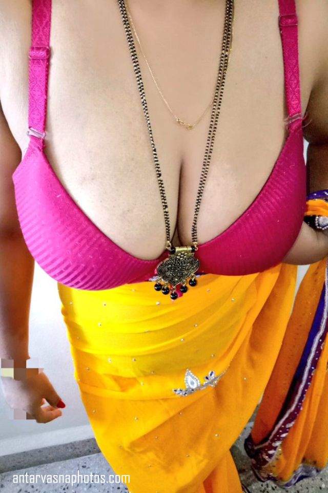 https://www.antarvasnaphotos2.com/wp-content/uploads/2020/06/Bhabhi-ki-Bade-bade-boobs.jpg