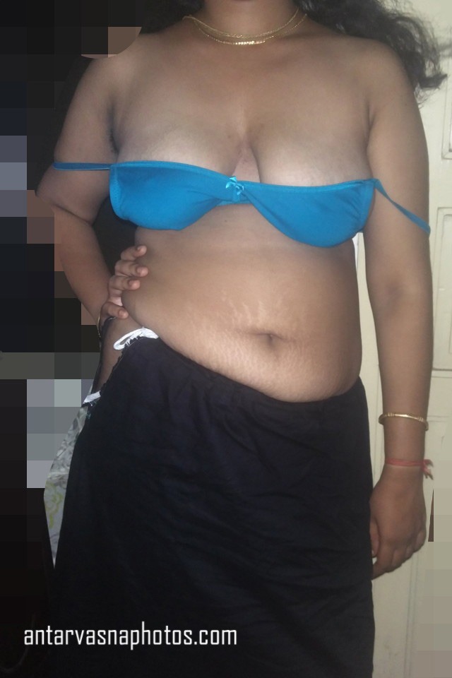 https://www.antarvasnaphotos2.com/wp-content/uploads/2020/06/Desi-bhabhi-Lalita-ki-cleavage.jpg