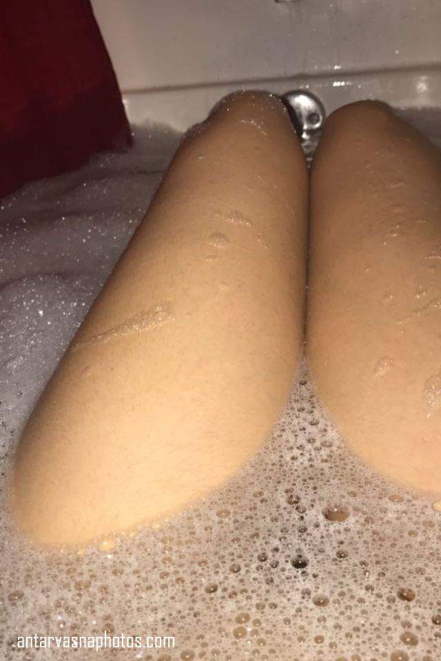 https://www.antarvasnaphotos2.com/wp-content/uploads/2020/06/Hot-nri-bathtub-me.jpg