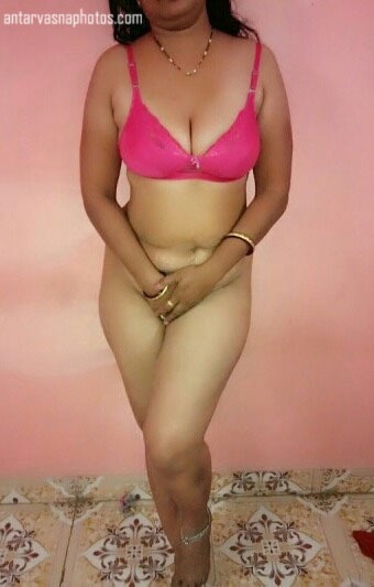 https://www.antarvasnaphotos2.com/wp-content/uploads/2020/06/Sexy-bhabhi-ki-photo.jpg