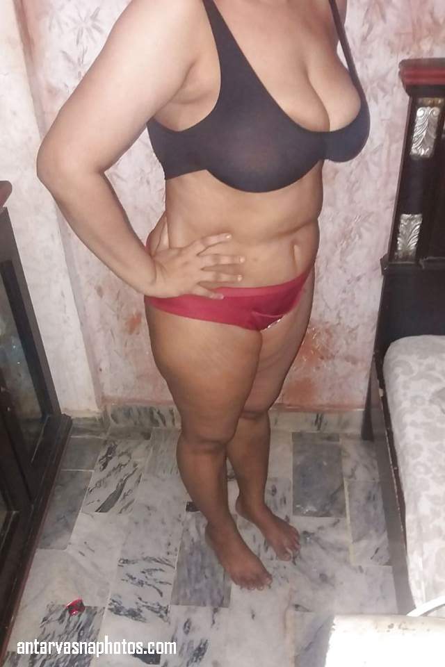 https://www.antarvasnaphotos2.com/wp-content/uploads/2020/06/indian-aunty-ki-sex-photos-bra-panty-me.jpg