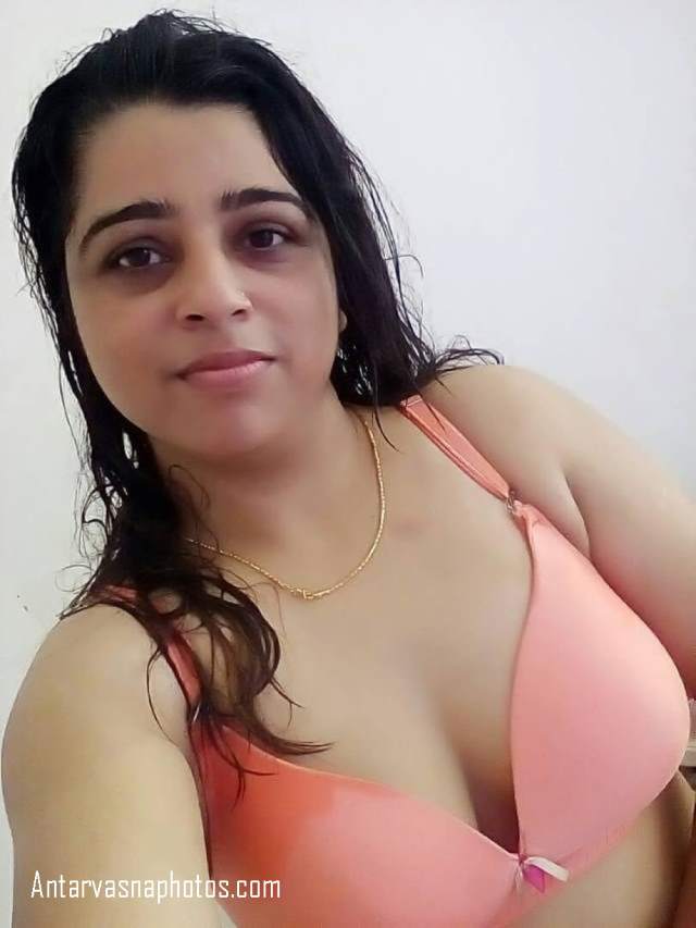 https://www.antarvasnaphotos2.com/wp-content/uploads/2020/07/desi-hot-bhabhi-ki-innocent-selfie.jpg