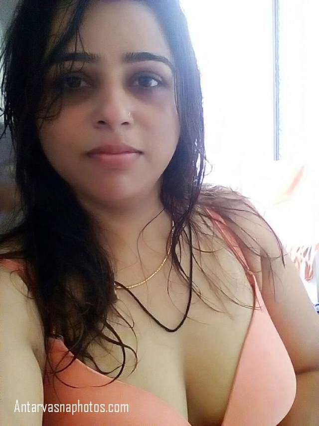 https://www.antarvasnaphotos2.com/wp-content/uploads/2020/07/desi-hot-bhabhi-shower-me.jpg