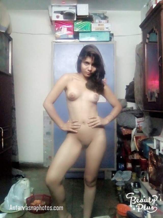 https://www.antarvasnaphotos2.com/wp-content/uploads/2020/07/ghar-me-nude-desi-girl.jpg