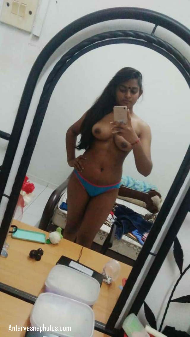 https://www.antarvasnaphotos2.com/wp-content/uploads/2020/07/panty-me-mirror-ke-samne-velu.jpg