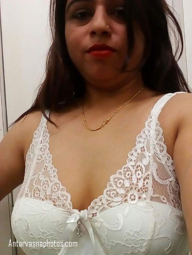 https://www.antarvasnaphotos2.com/wp-content/uploads/2020/07/white-transparent-bra-me-mohini-bhabhi.jpg