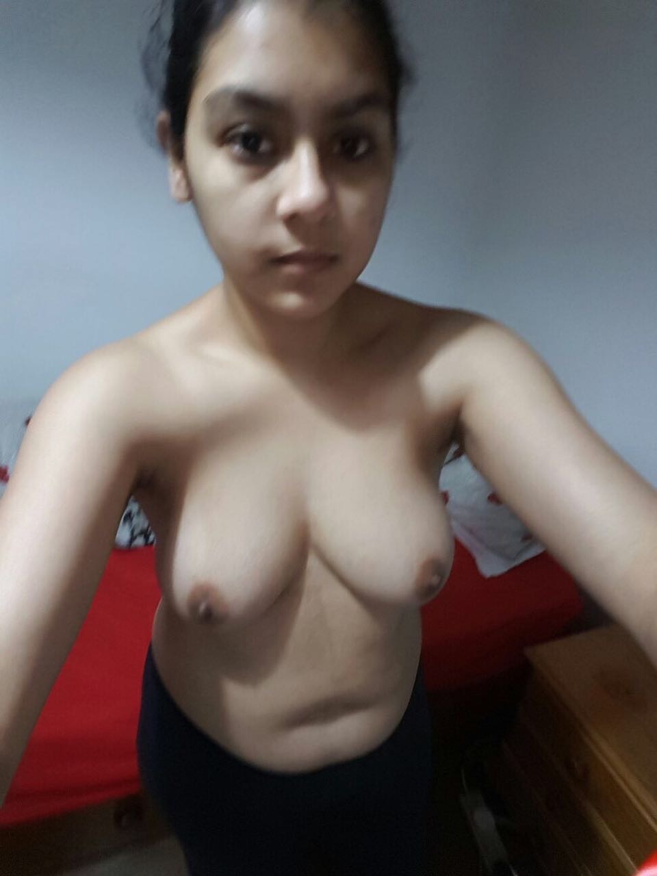 https://www.antarvasnaphotos2.com/wp-content/uploads/2020/08/Indian-teen-ki-boobs-wali-selfie.jpeg