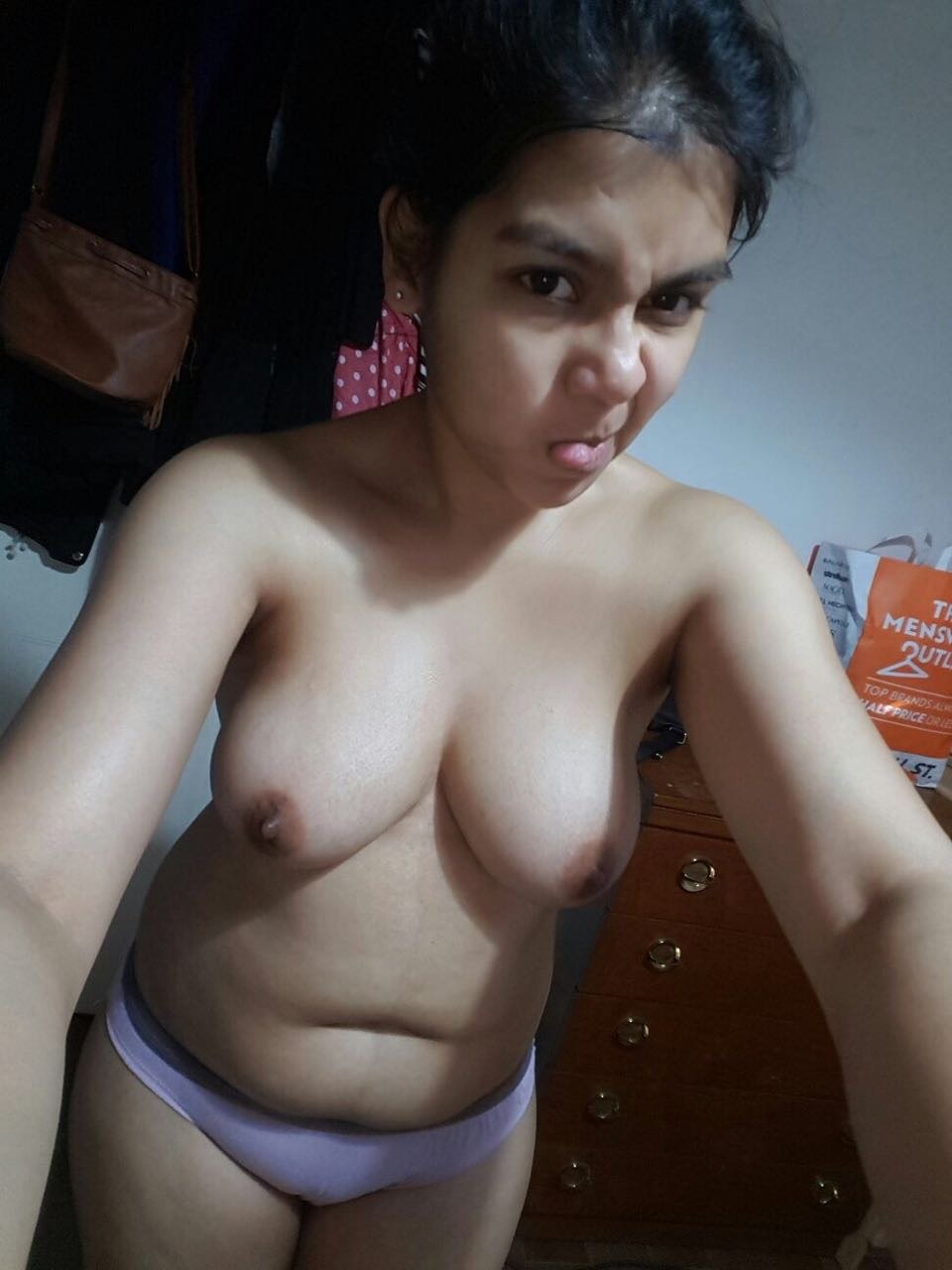 https://www.antarvasnaphotos2.com/wp-content/uploads/2020/08/Nandni-ke-juicy-boobs.jpeg