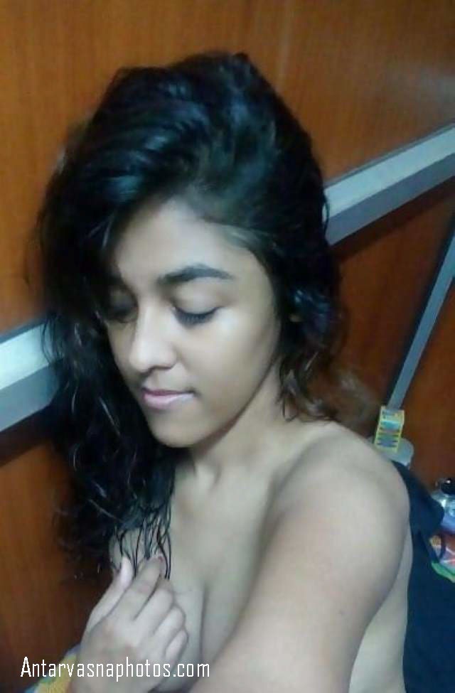 https://www.antarvasnaphotos2.com/wp-content/uploads/2020/08/aarti-ki-nude-selfie.jpg