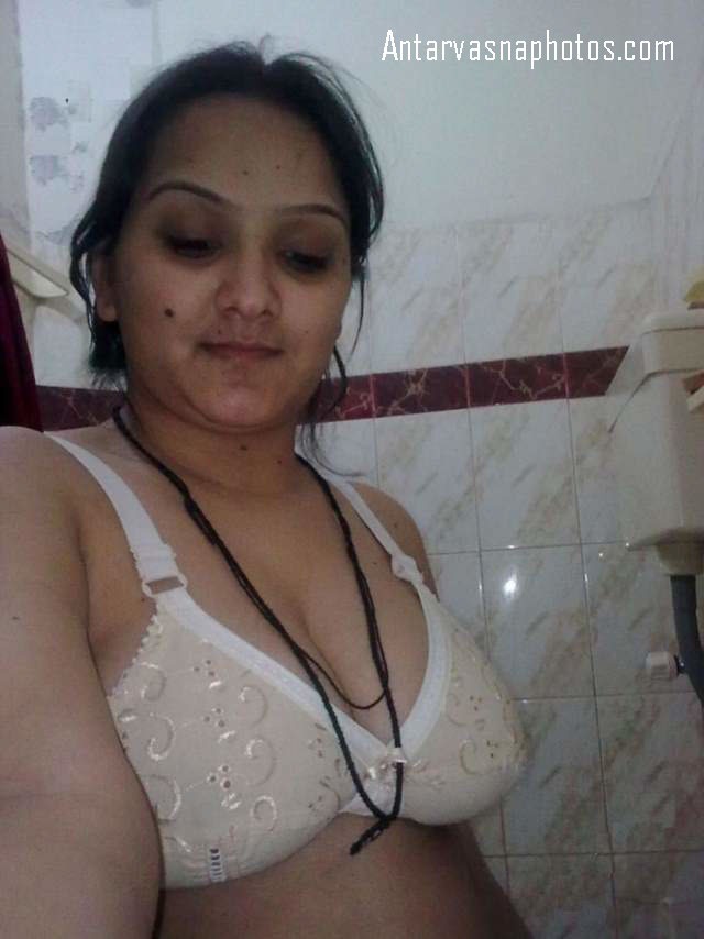 https://www.antarvasnaphotos2.com/wp-content/uploads/2020/08/bhabhi-ke-big-boobs-ki-bathroom-me-pic.jpg