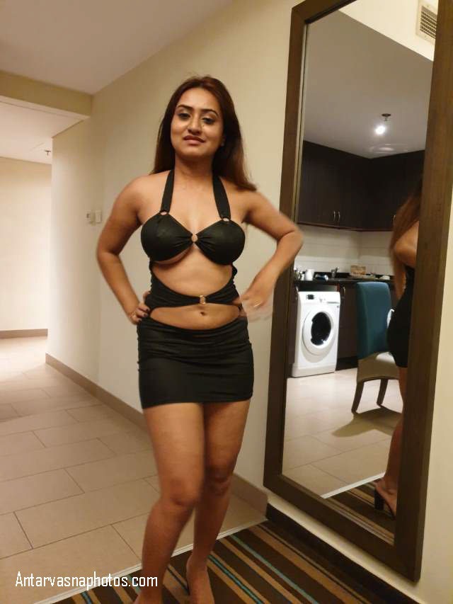 https://www.antarvasnaphotos2.com/wp-content/uploads/2020/08/bra-skirt-me-kavya-desi-bhabhi.jpg