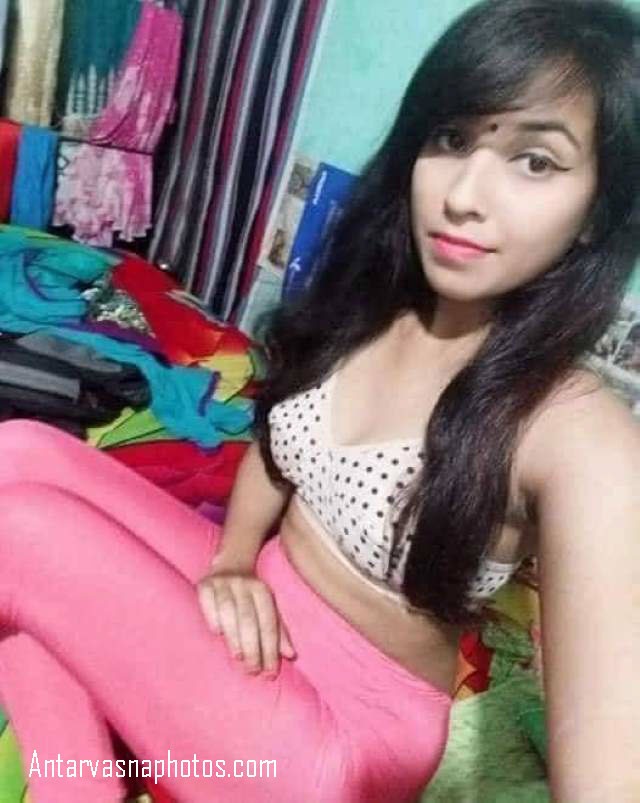 https://www.antarvasnaphotos2.com/wp-content/uploads/2020/08/hot-teen-komal-ki-sexy-selfie.jpg