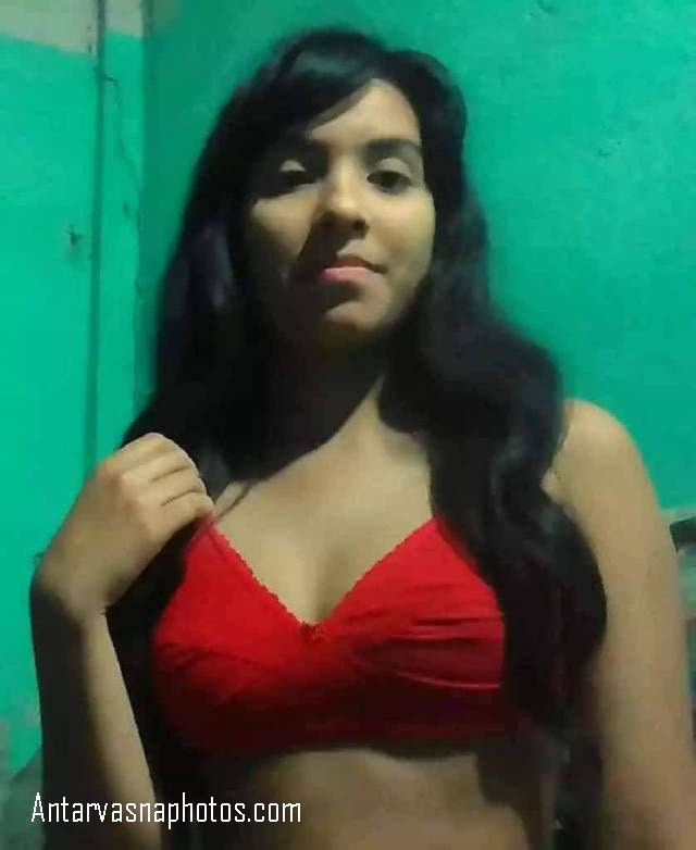 https://www.antarvasnaphotos2.com/wp-content/uploads/2020/08/hot-teen-komal-red-bra-me-selfie.jpg