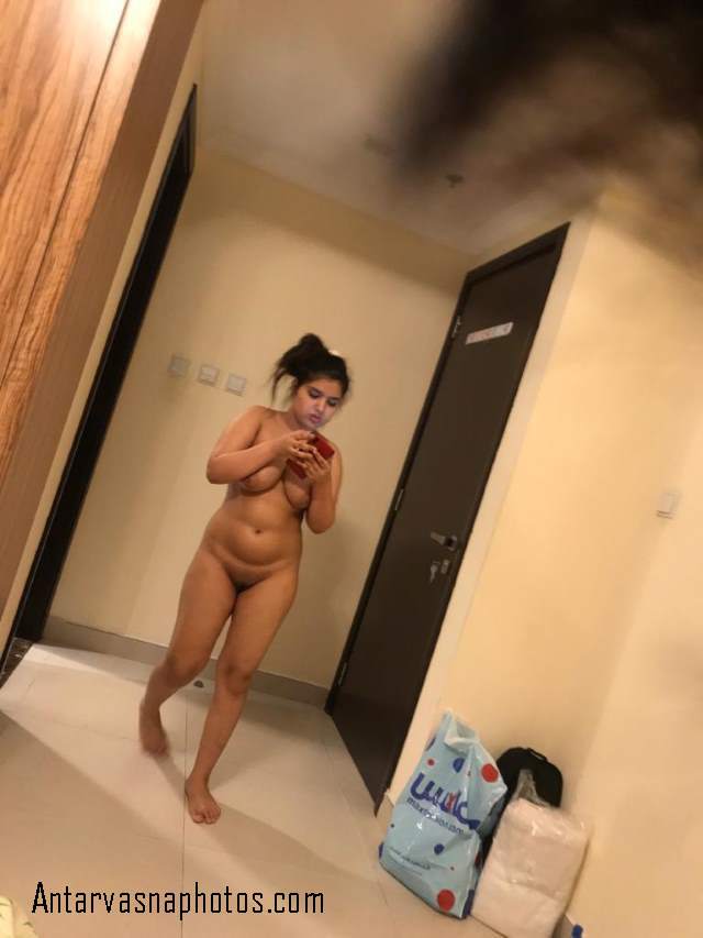 https://www.antarvasnaphotos2.com/wp-content/uploads/2020/08/nangi-indian-bhabhi-mutkar-washroom-se-bahar-aayi.jpg