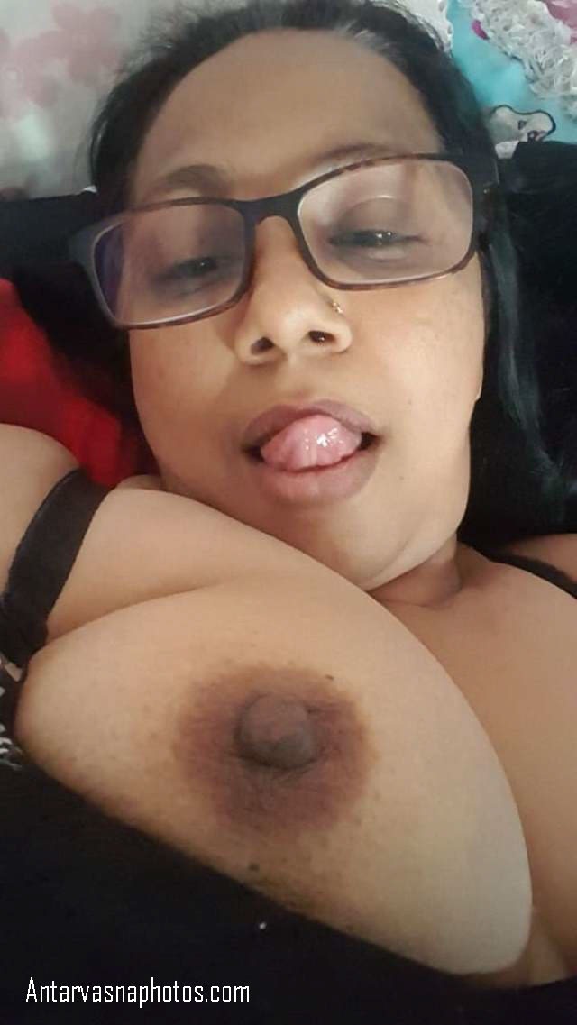 https://www.antarvasnaphotos2.com/wp-content/uploads/2020/08/nipple-likking-dikhati-desi-bhabhi.jpg