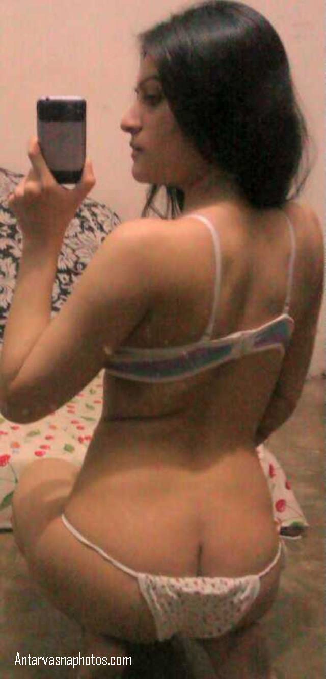 https://www.antarvasnaphotos2.com/wp-content/uploads/2020/08/sexy-back-aur-gaand-panty-me.jpg