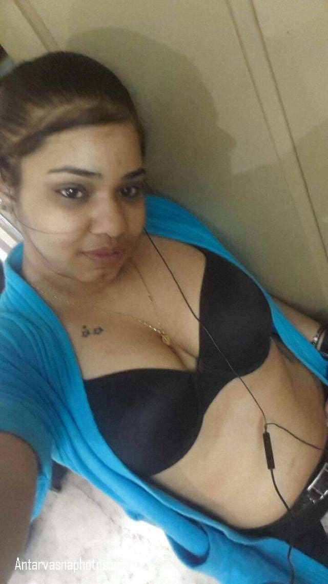 https://www.antarvasnaphotos2.com/wp-content/uploads/2020/08/sexy-south-indian-ne-sex-chatting-ke-liye-shirt-kholi.jpg