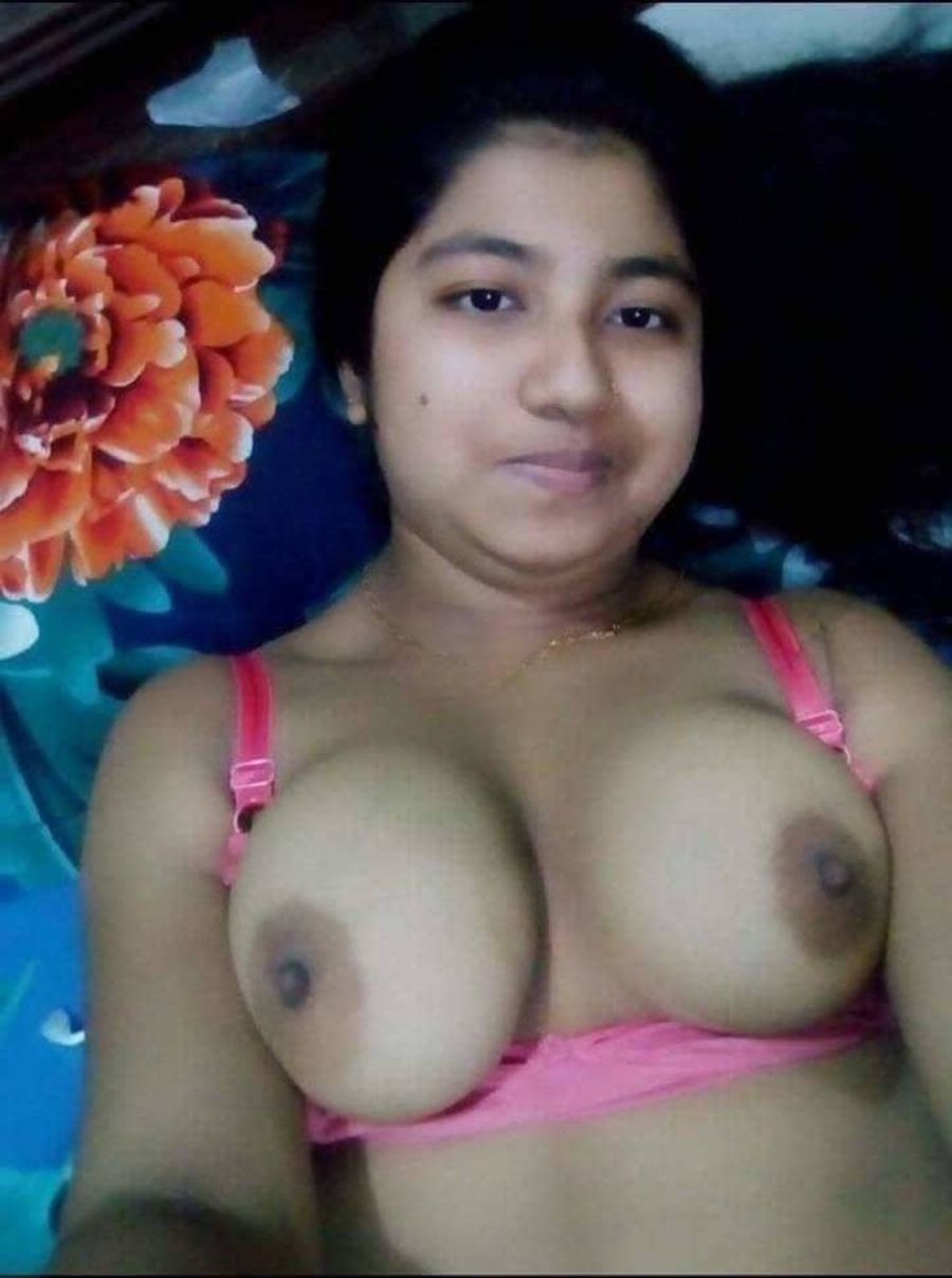 https://www.antarvasnaphotos2.com/wp-content/uploads/2020/09/Reshmi-ki-big-boobs-photos.jpg