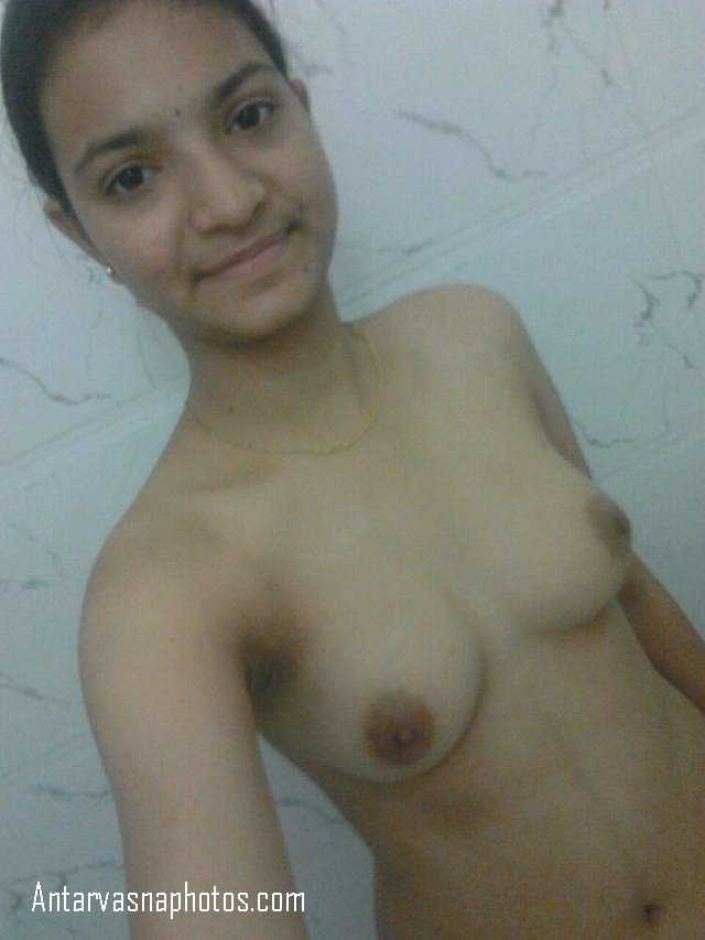 https://www.antarvasnaphotos2.com/wp-content/uploads/2020/09/bathroom-me-nangi-komal.jpg