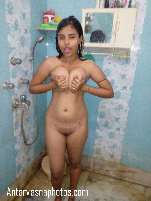 https://www.antarvasnaphotos2.com/wp-content/uploads/2020/09/boobs-dabakar-shower-me-nude-pic-li.jpg