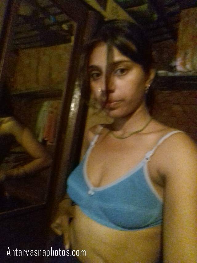 https://www.antarvasnaphotos2.com/wp-content/uploads/2020/09/bra-me-boob-dikhati-hotty.jpg