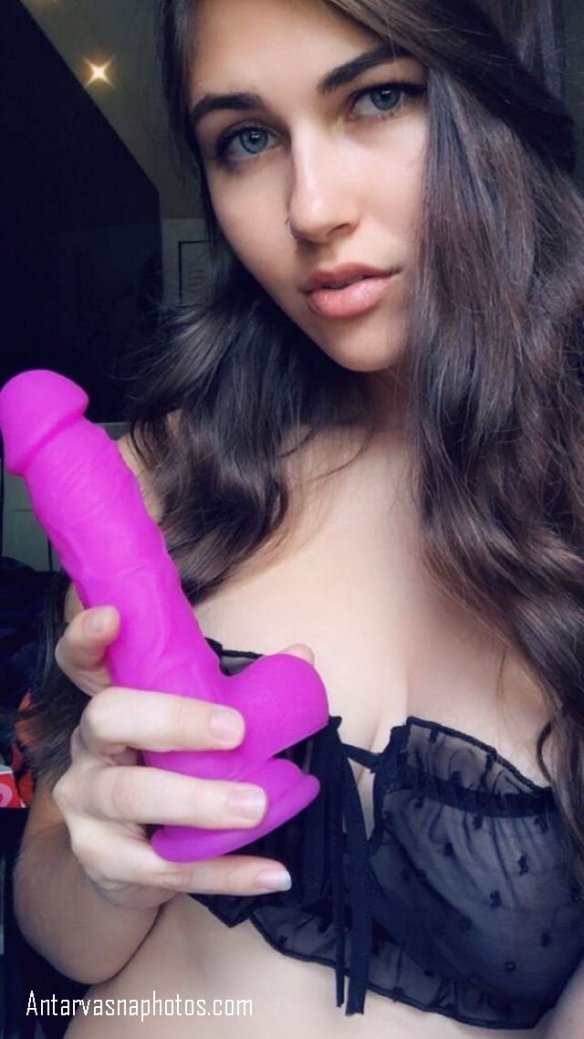 https://www.antarvasnaphotos2.com/wp-content/uploads/2020/09/dildo-dikhati-hot-girl.jpg