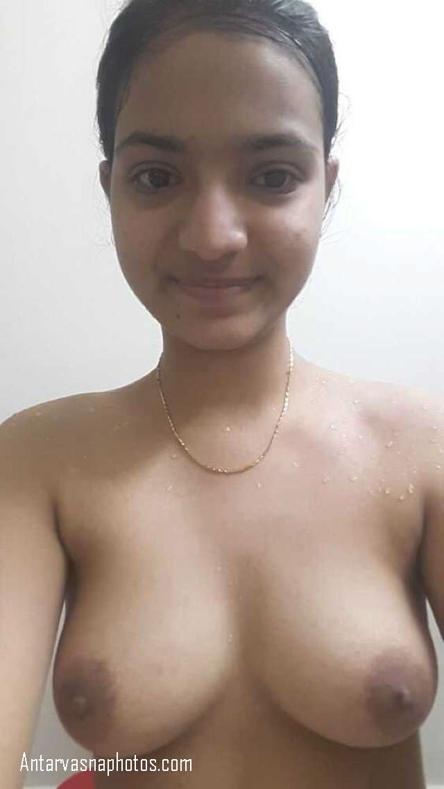 https://www.antarvasnaphotos2.com/wp-content/uploads/2020/09/komal-ki-big-boobs.jpg