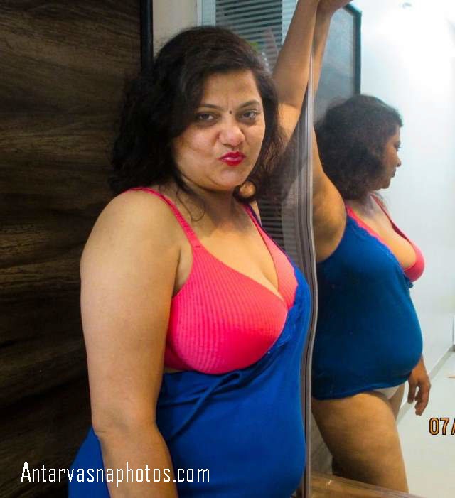 https://www.antarvasnaphotos2.com/wp-content/uploads/2020/09/sexy-aunty-ki-boobs-red-bra-me.jpg