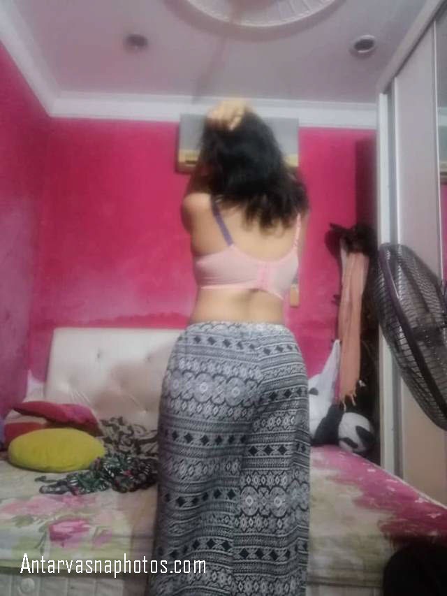 https://www.antarvasnaphotos2.com/wp-content/uploads/2020/09/sexy-back-dikhati-desi-girl.jpg