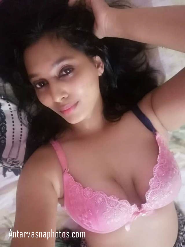 https://www.antarvasnaphotos2.com/wp-content/uploads/2020/09/sexy-pink-bra-me-Teena.jpg