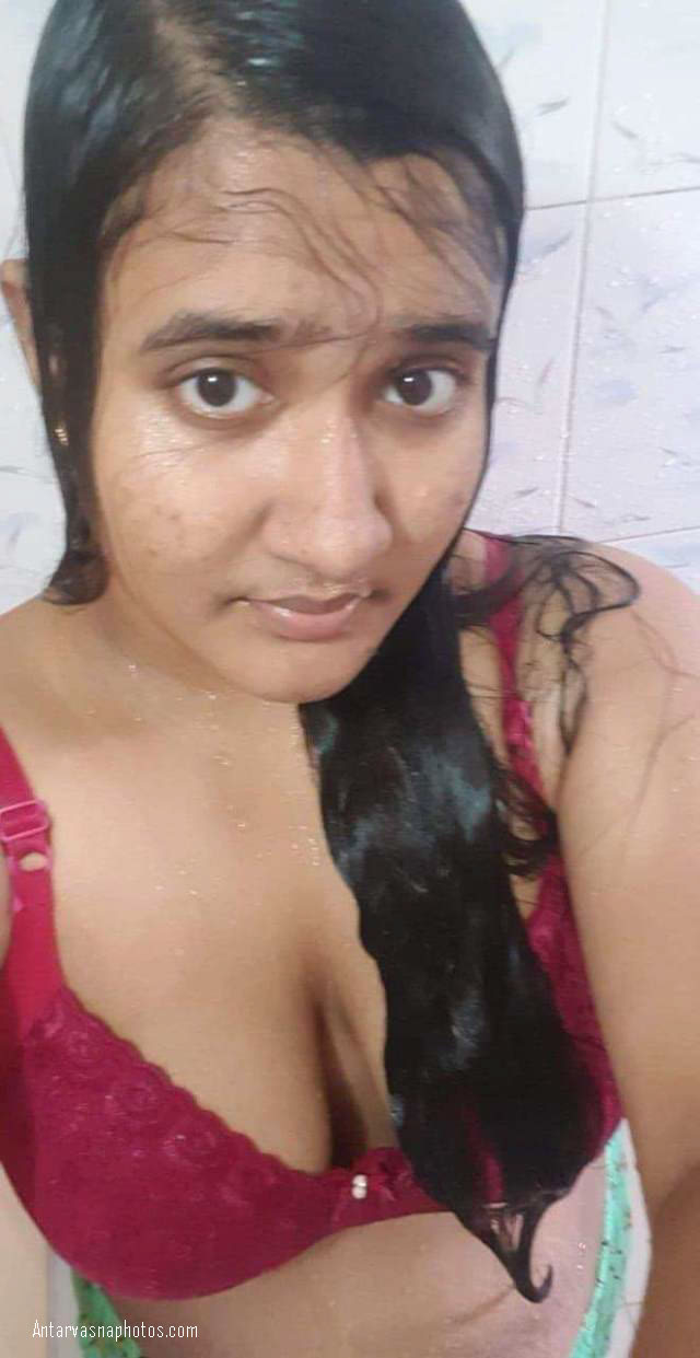 https://www.antarvasnaphotos2.com/wp-content/uploads/2020/10/bheege-balon-me-sexy-photo.jpg