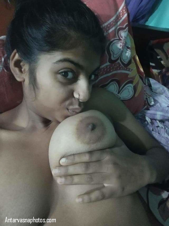 https://www.antarvasnaphotos2.com/wp-content/uploads/2020/10/boob-ko-kiss-di.jpg