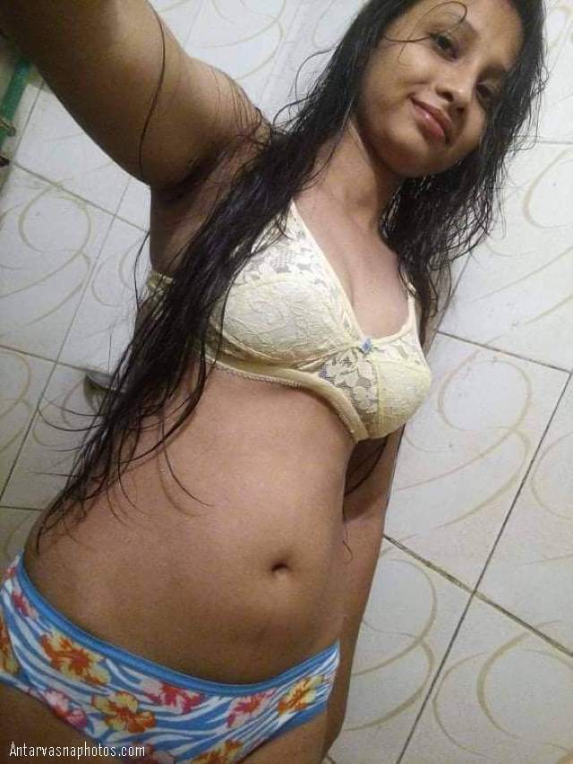 https://www.antarvasnaphotos2.com/wp-content/uploads/2020/10/bra-panty-me-riddhi.jpg